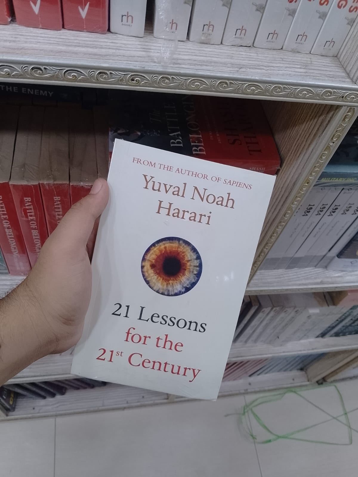 21 Lessons For The 21st Century paperback